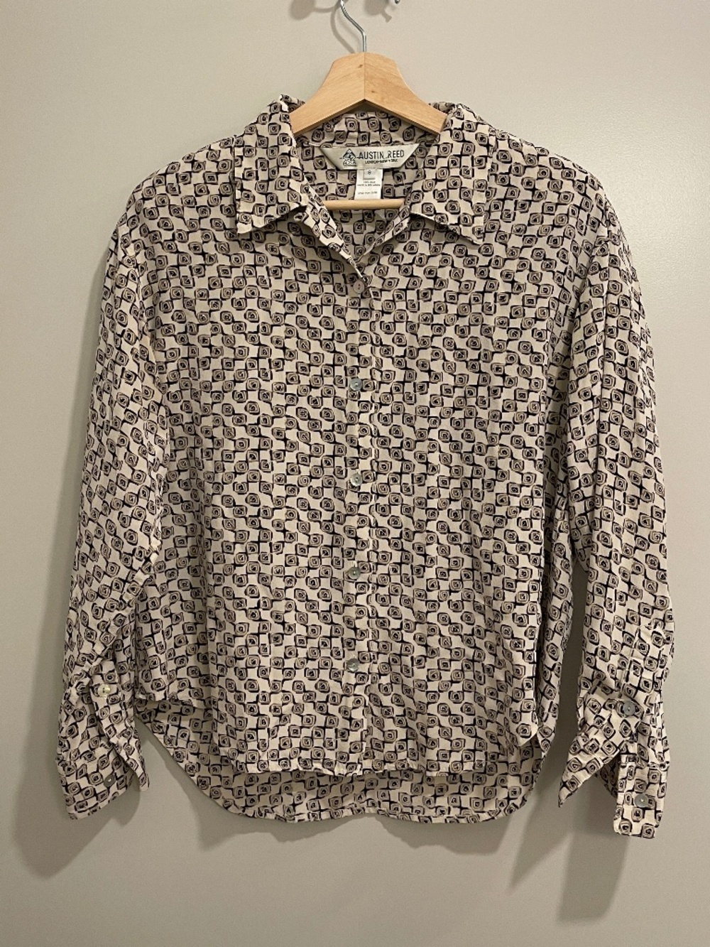 Austin Reed Vintage 100% Silk Button Shirt Abstract Geometry Tan Brown Size 8